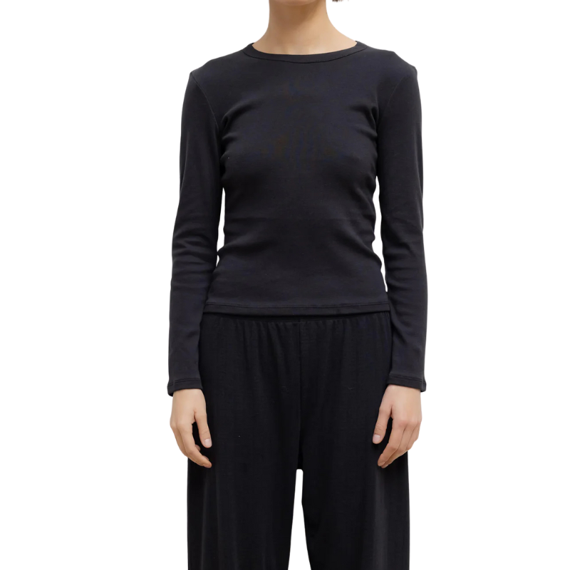 Nando Black Tee